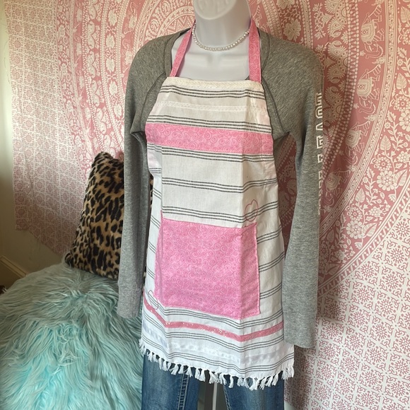 Handmade “Think Pink!” Apron - Picture 2 of 9